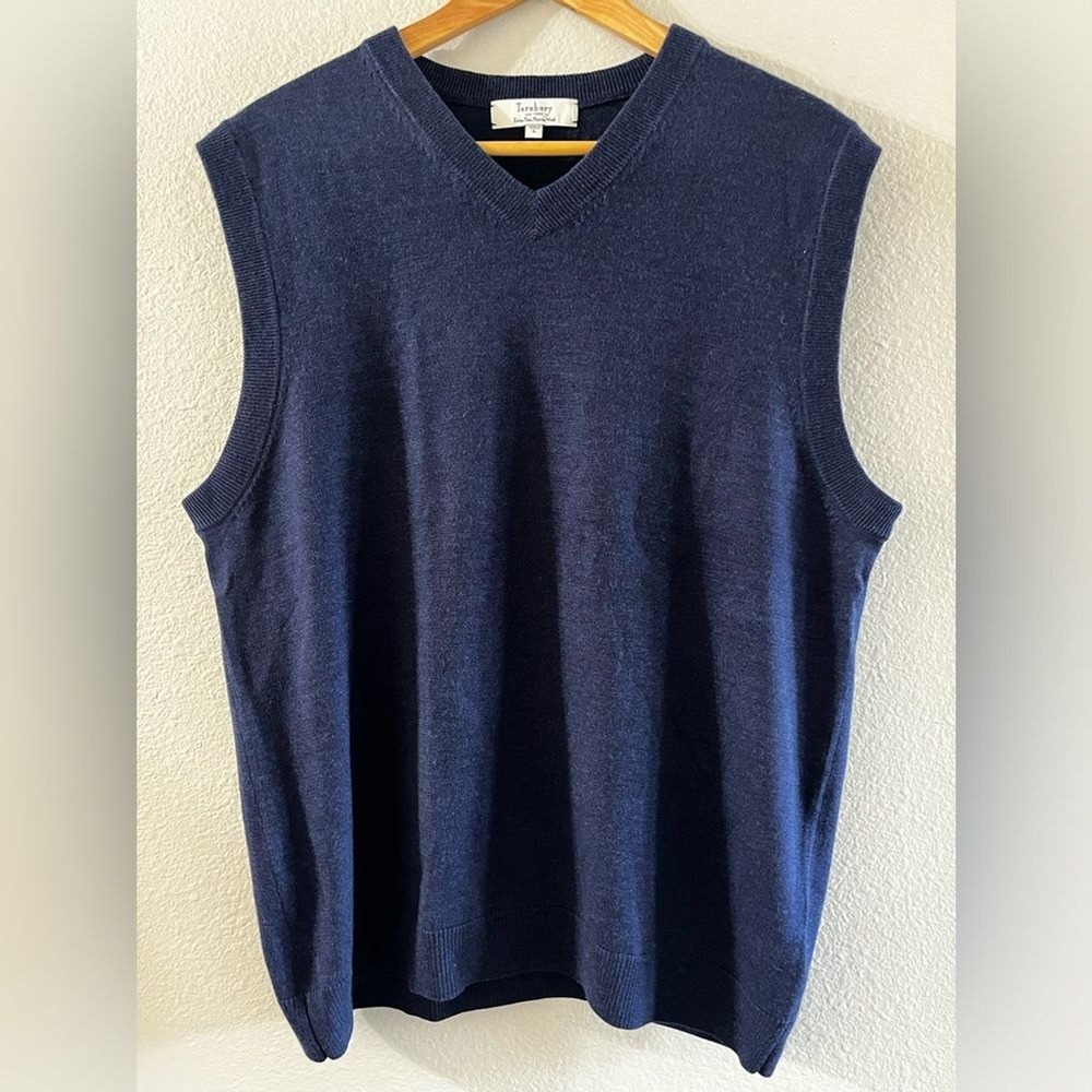 Men's Turbury SZ Large Merino‎ Wool Sweater Vest  (Navy Blue Color) Soft